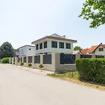 Keszeg Willa