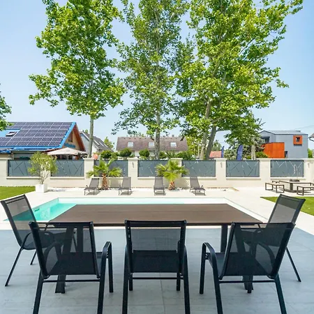Topart Villa