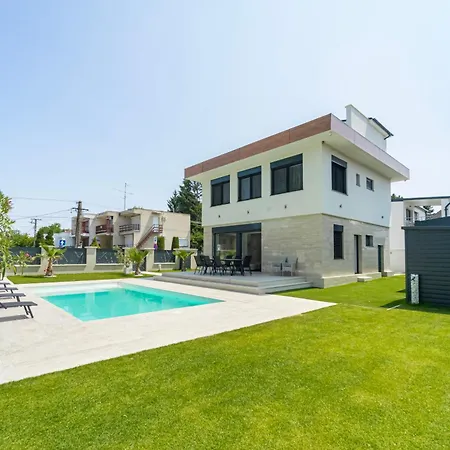 Topart Villa *
